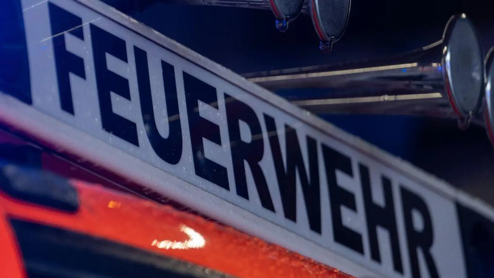 Die Feuerwehr hat das Feuer gelöscht. (Symbolbild) (Foto: Marijan Murat/dpa)