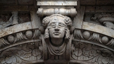 Die Staatsanwaltschaft wirft der 33-Jährigen vor, die Verletzungen des 21 Monate alten Kindes billigend in Kauf genommen zu haben. (Symbolbild) (Foto: Pia Bayer/dpa)