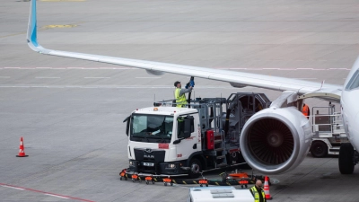 Der Flughafenverband ACI Europe warnt vor einer Kerosin-Knappheit. (Foto: Christophe Gateau/dpa)