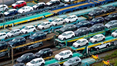 Die deutschen Autobauer hatten zuletzt deutliche Gewinneinbrüche verkündet.  (Foto: Sina Schuldt/dpa)