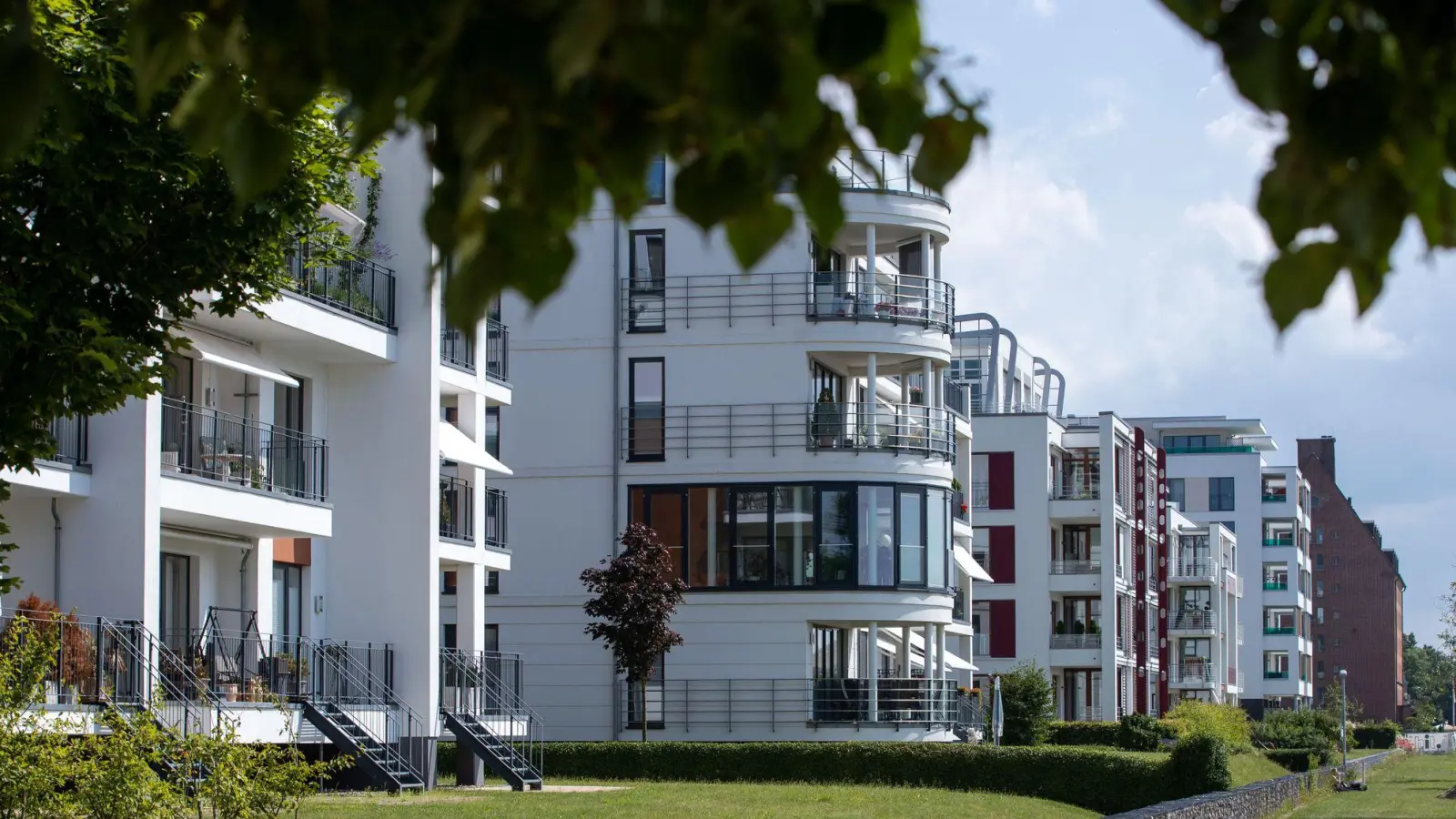 Beim Wohnungsbau soll weniger Bürokratie gelten. (Archivbild) (Foto: Jens Büttner/dpa-Zentralbild/dpa)