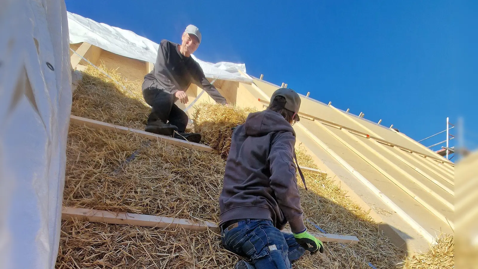 Handwerker dämmten das Haus in eineinhalb Wochen. (Foto: Pia Regner)