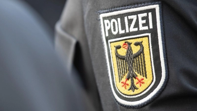 Spezialkräfte der Bundespolizei sind in Treuchtlingen im Einsatz. (Symbolbild) (Foto: Boris Roessler/dpa)