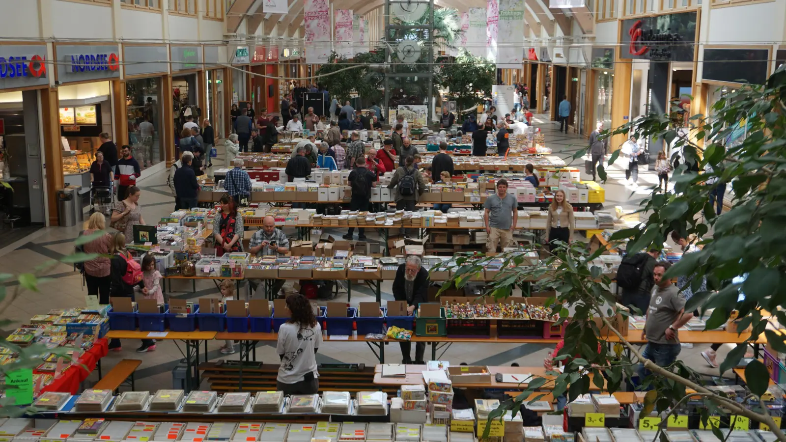 Publikumsmagnet: Nach der Corona-Zwangspause ist heuer einiges los auf der Comicbörse in Ansbach.  (Foto: Paul Wiese)