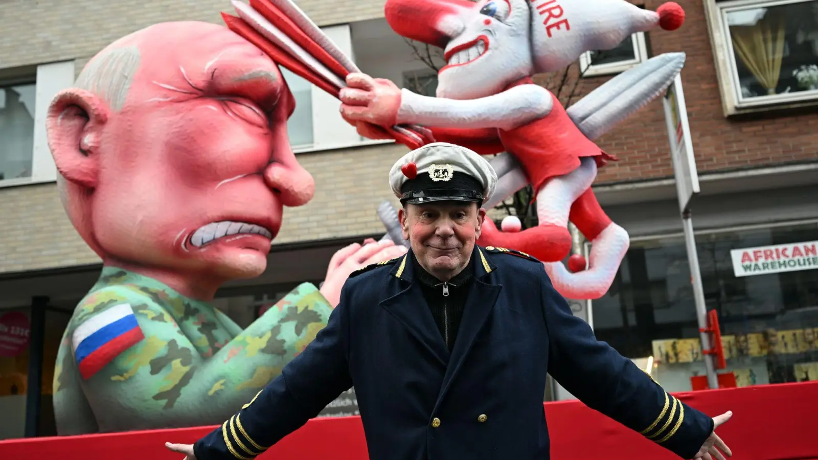 Moskaus Justiz macht dem deutschen Karnevalisten Jacques Tilly in Abwesenheit den Prozess wegen Beleidigung des russischen Präsidenten Wladimir Putin. (Archivbild) (Foto: Federico Gambarini/dpa)