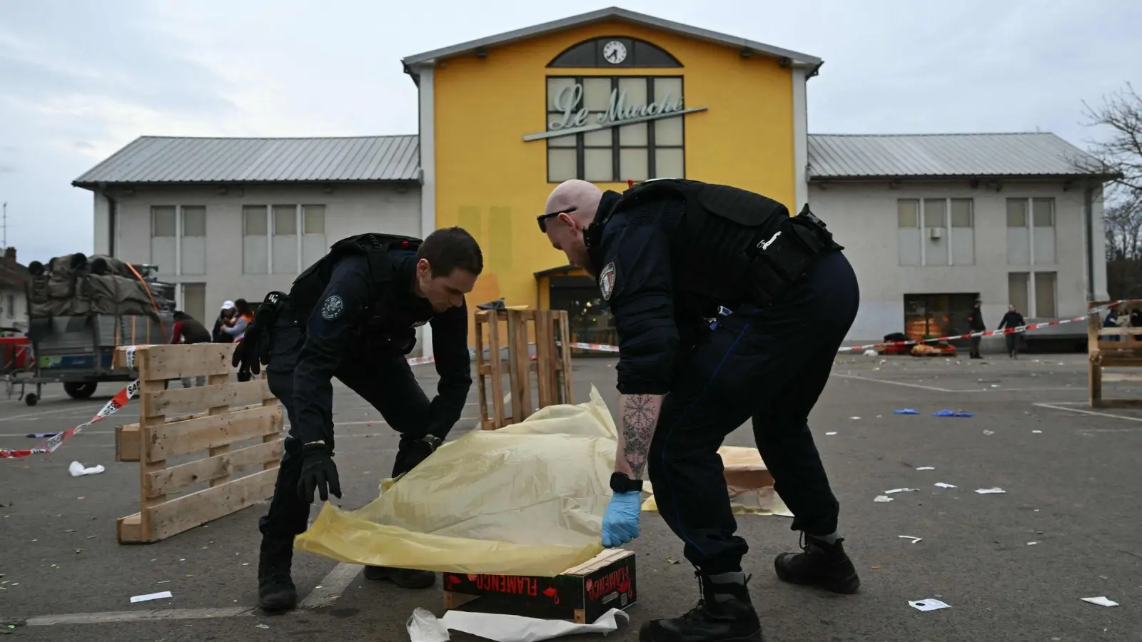 Frankreichs Präsident spricht von islamistischem Terror. (Foto: Sebastien Bozon/AFP/dpa)