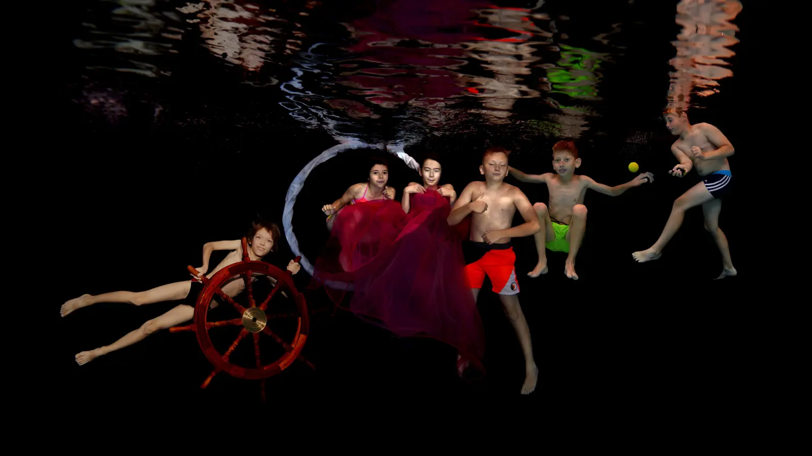 Auch beim Ferienprogramm der Marktgemeinde Bechhofen bringt sich der neu aufgestellte Film- und Fotoclub ein: Dieses Bild ist unlängst bei einem Unterwasser-Fotoshooting mit den Kindern entstanden. (Foto: Oliver von Guérard)