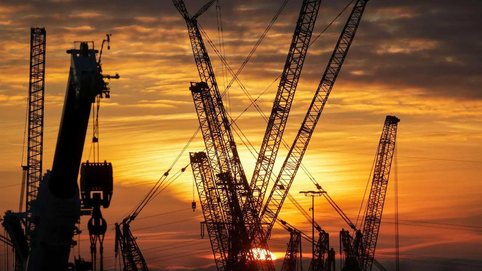 Wie stark die Krise vor Ort zuschlägt, hängt von der Wirtschaftsstruktur ab. (Foto: Thomas Warnack/dpa)