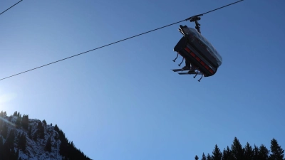 Endlich wieder Skifahren - das ist ab Sonntag im Allgäu möglich. (Archivbild) (Foto: Karl-Josef Hildenbrand/dpa)