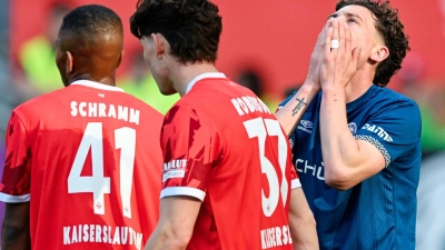 Verzweifelt: Jannik Rochelt und Bielefeld auf dem Betzenberg. (Foto: Uwe Anspach/dpa)