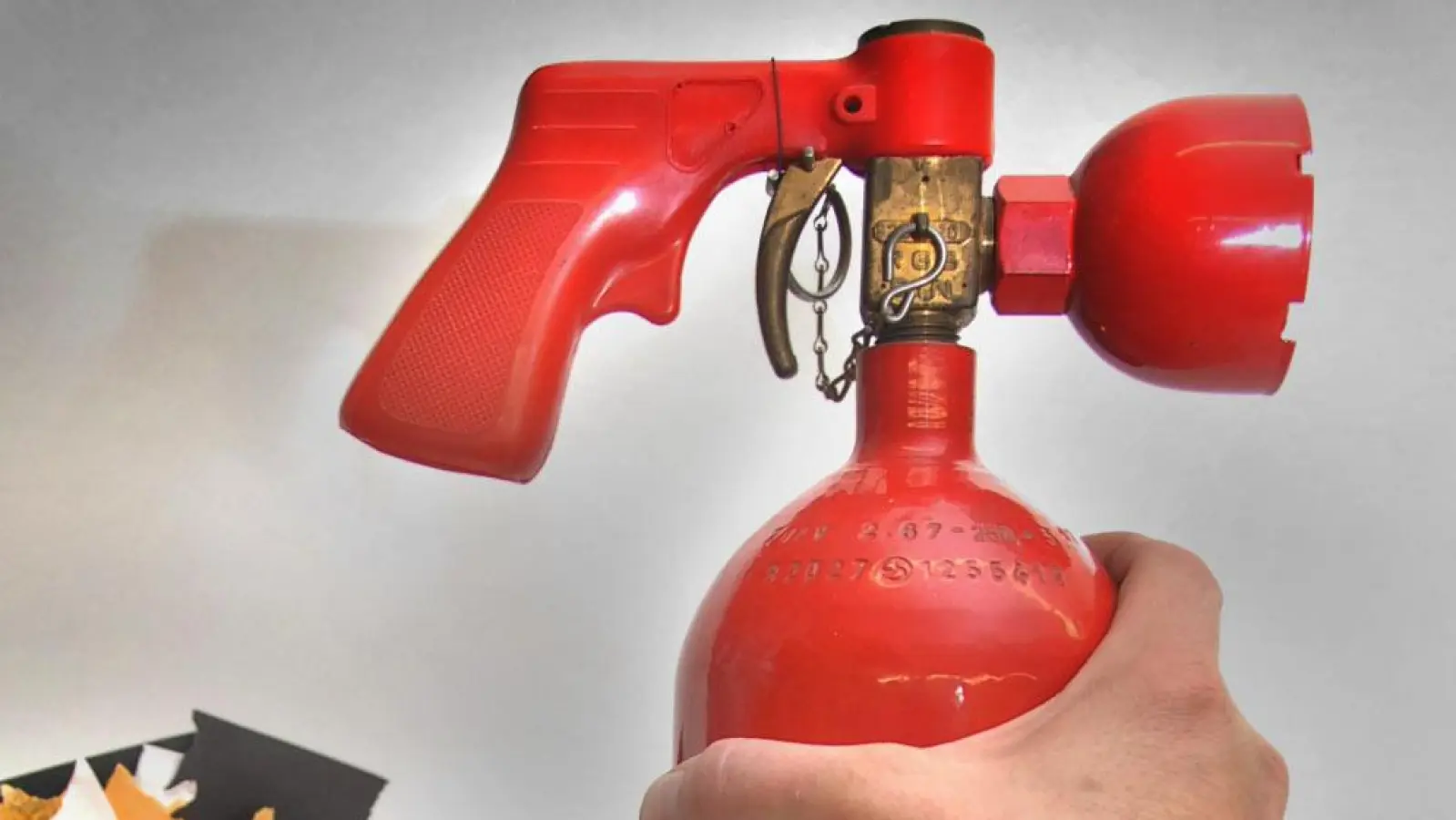 Zum Feuerlöschen verwendeten drei Jugendliche das dafür vorgesehene Gerät nicht.  (Symbolbild: Jim Albright)