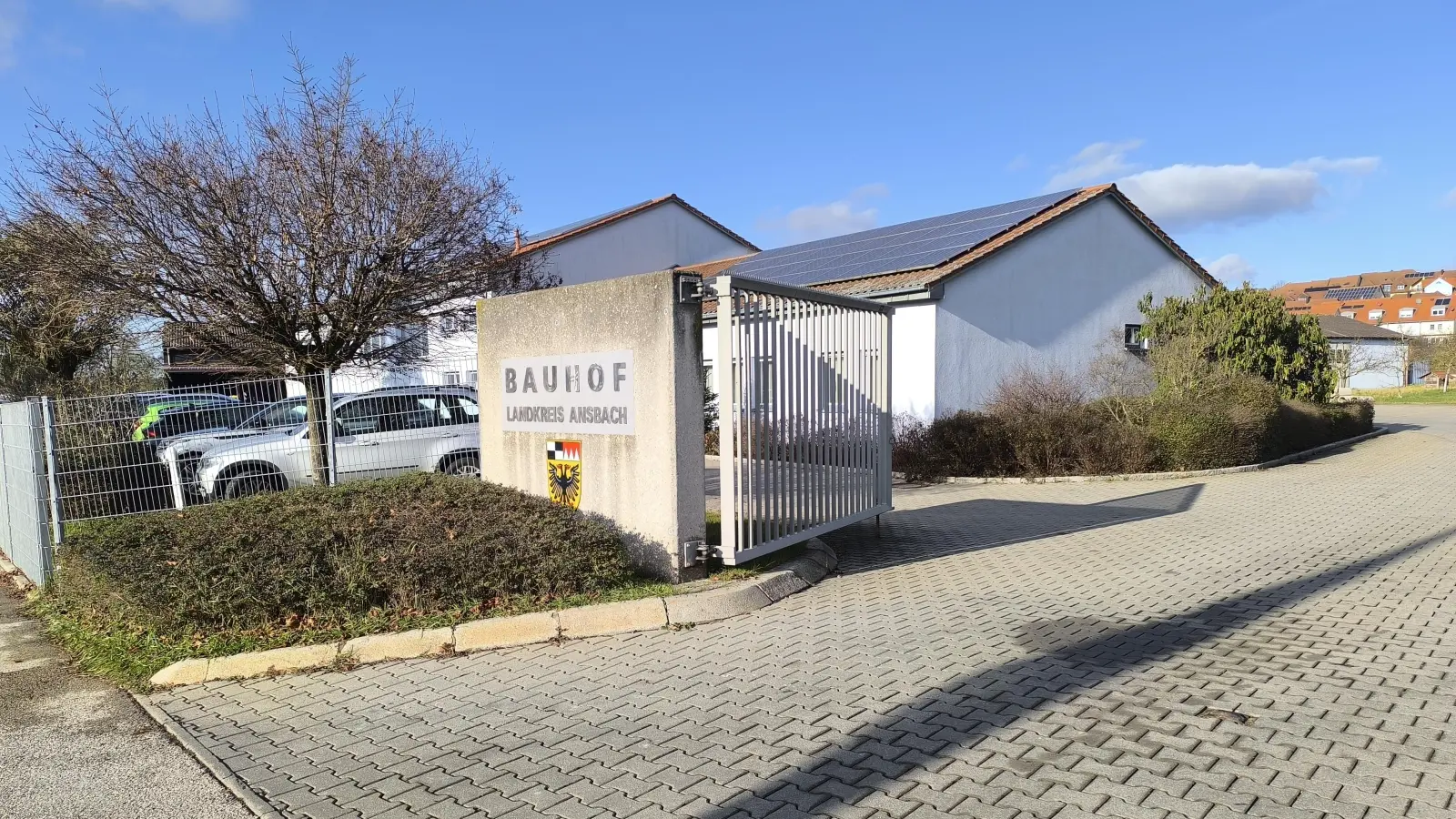 Die Sozialräume des Kreisbauhofs im Ansbacher Stadtteil werden voraussichtlich erweitert und modernisiert.  (Foto: Thomas Schaller)