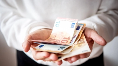Unternehmen schlagen Aufhebungsverträge vor, wenn sie sich von Mitarbeitern trennen wollen, ohne zu kündigen (Foto: Zacharie Scheurer/dpa-tmn)