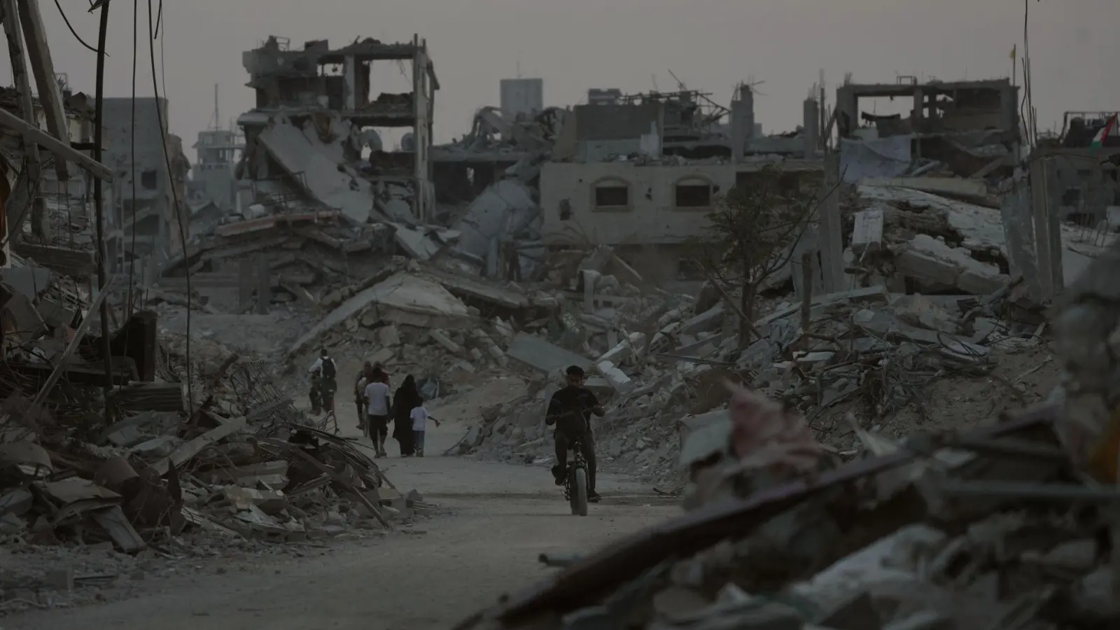 Die seit dem 10. Oktober geltende Waffenruhe zwischen Israel und der Terrororganisation Hamas bleibt fragil. (Archivbild) (Foto: Abdel Kareem Hana/AP/dpa)