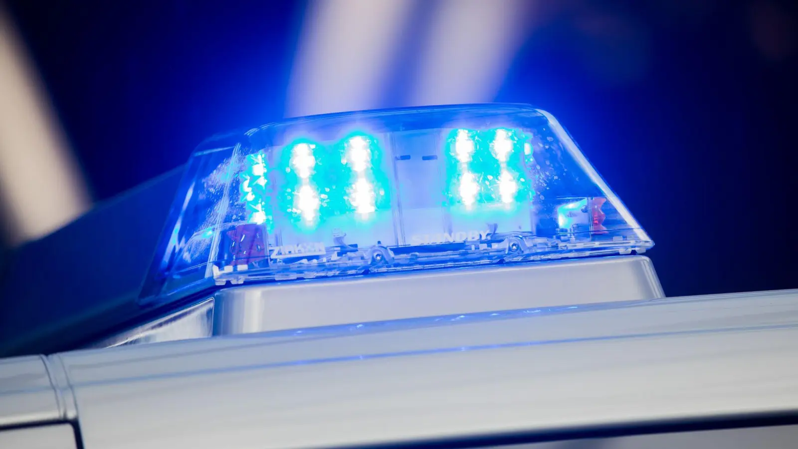 Beim Unfall eines polnischen Reisebusses starben im Osten Ungarns mindestens zwölf Menschen. (Symbolbild)  (Foto: Rolf Vennenbernd/dpa)