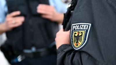 Die Bundespolizei kontrollierte den Bus. (Symbolbild) (Foto: Sven Hoppe/dpa)