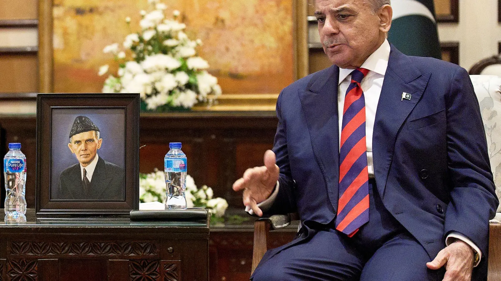 Das Rahmenabkommen zwischen den USA und dem Iran tritt laut dem pakistanischen Ministerpräsidenten Shehbaz Sharif nach erfolgter Unterzeichnung mit „sofortiger Wirkung“ in Kraft. (Archivbild) (Foto: Jacquelyn Martin/AP POOL/dpa)