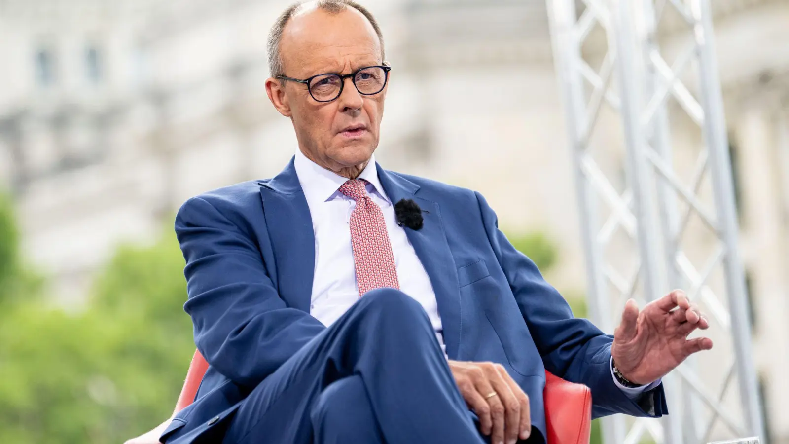 CDU-Parteichef Friedrich Merz beim ARD-Sommerinterview im „Bericht aus Berlin“. (Foto: Fabian Sommer/dpa)