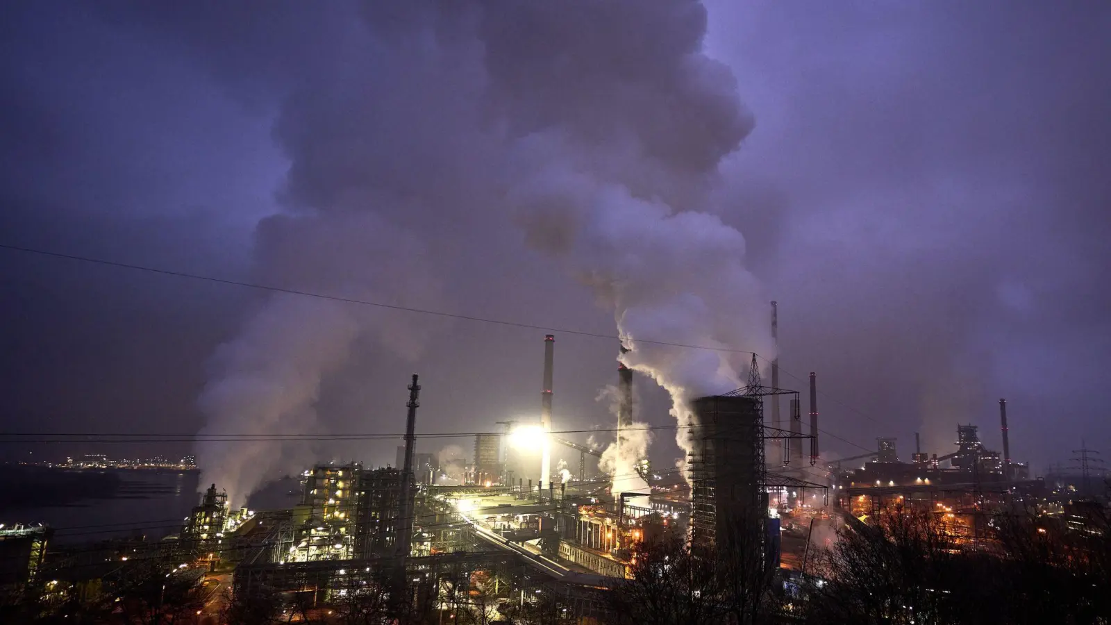 Steigende Energiepreise treffen die von Rohstoffimporten abhängige deutsche Wirtschaft besonders. (Archivbild) (Foto: Bernd Thissen/dpa)