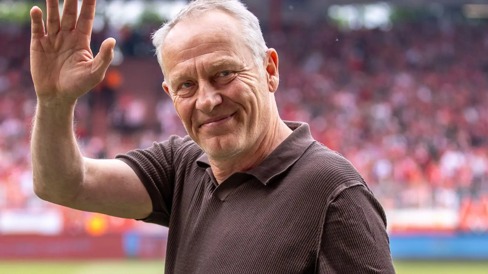 Ex-Freiburg-Trainer Christian Streich wird mit dem Walther-Bensemann-Preis ausgezeichnet. (Foto: Andreas Gora/dpa)