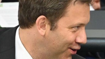 Finanzminister Klingbeil hat kaum Zeit, sich einzuarbeiten. (Archivbild) (Foto: Katharina Kausche/dpa)
