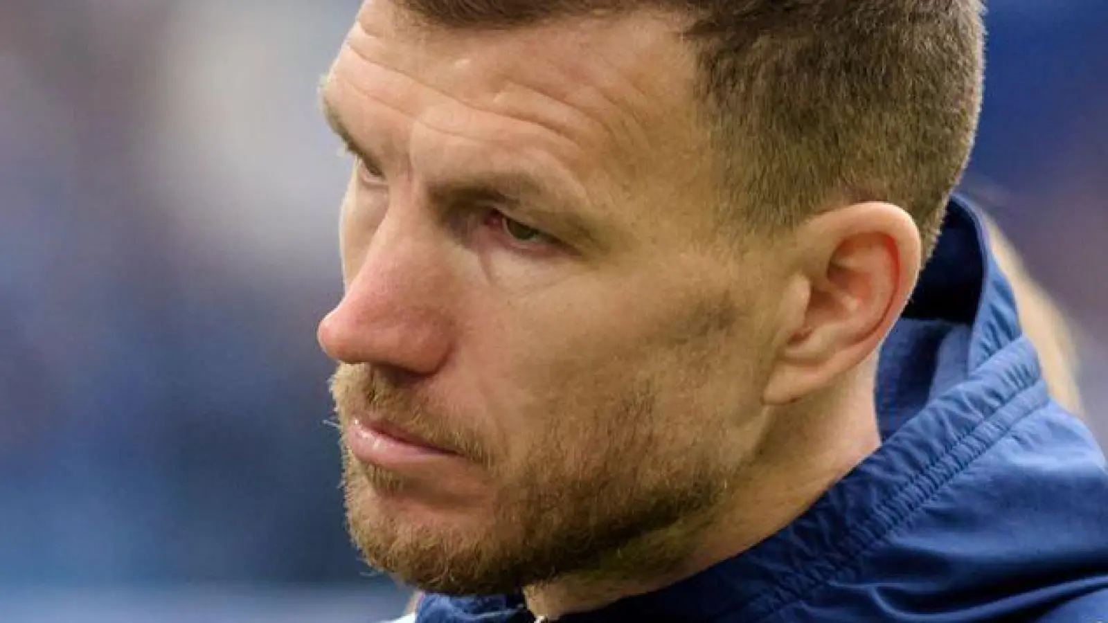 Zwei Tore von Schalkes Edin Dzeko reichten nicht für den Sieg.  (Foto: Bernd Thissen/dpa)