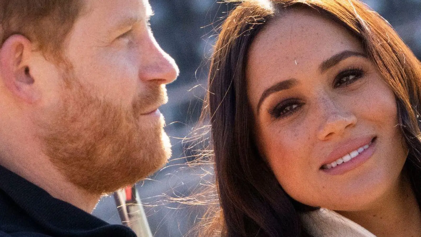 Harry und Meghan haben sich vor Jahren von ihren royalen Pflichten losgesagt. (Archivbild) (Foto: Peter Dejong/AP/dpa)