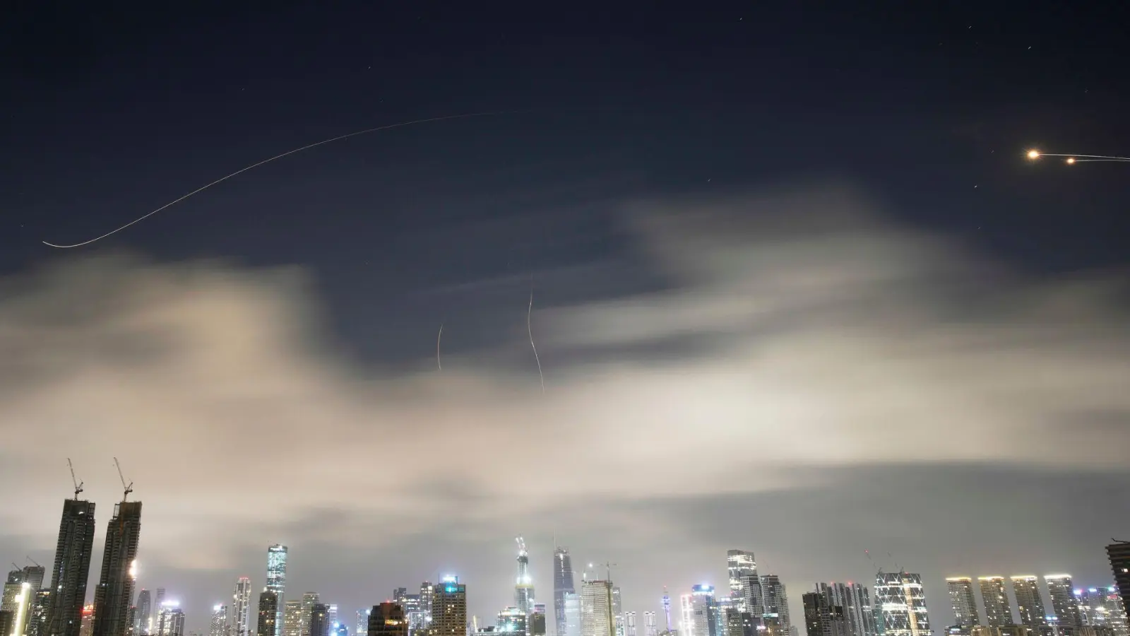 Israel wird erneut Ziel iranischer Raketen.  (Foto: Ohad Zwigenberg/AP/dpa)