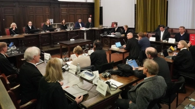 Zum siebten Mal sagt der mutmaßliche Chef der Entführer im Block-Prozess aus.  (Foto: Marcus Brandt/Pool dpa/dpa)