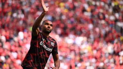  Jonathan Tah bei seinem Abschied aus Leverkusen. (Foto: Marius Becker/dpa)