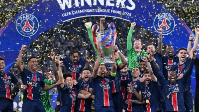 Paris Saint-Germain gewann in der vergangenen Saison den Titel in der Champions League. (Archivbild) (Foto: Robert Michael/dpa)