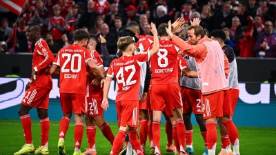 Der FC Bayern lag auch ohne Harry Kane (r) schon zur Halbzeit 3:0 gegen Leverkusen vorn. (Foto: Tom Weller/dpa)