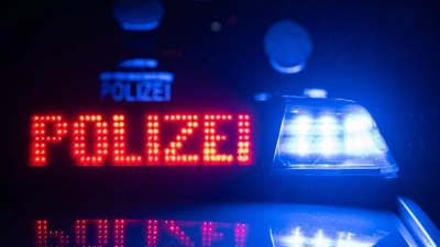 Der Fahrer hat sich gegenüber der Polizei zur Unfallursache geäußert. (Symbolbild) (Foto: Marijan Murat/dpa)
