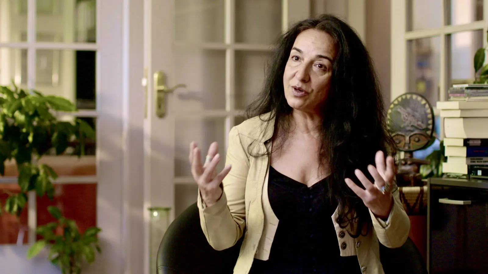 Gülsel Özkan, Leiterin des Filmfests Beyond: „Wir wollen Greifbarkeit schaffen, wollen Publikum und Filmemacher zusammenbringen.“ (Foto: Alena Pfanz)