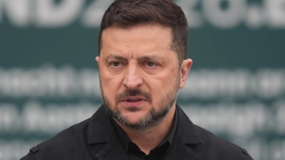 Der ukrainische Präsident Selenskyj fordert weitere Hilfe bei der Flugabwehr gegen die russischen Raketen. (Archivbild) (Foto: Niall Carson/PA Wire/dpa)