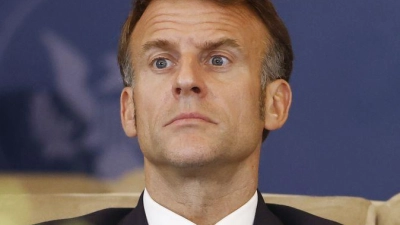 Nach dem Gaza-Friedensgipfel fordert der französische Präsident Emmanuel Macron eine äußerst strenge internationale Überwachung im Gazastreifen. (Foto: Yoan Valat/Pool EPA/AP/dpa)