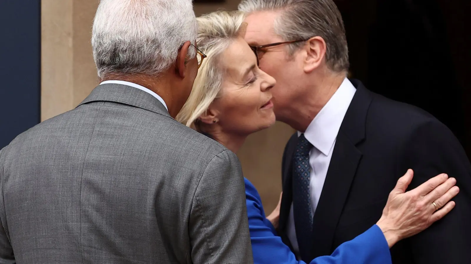 Fünf Jahre nach dem Brexit kommen sich die EU und Großbritannien wieder näher. (Foto: Henry Nicholls/Pool AFP/AP/dpa)