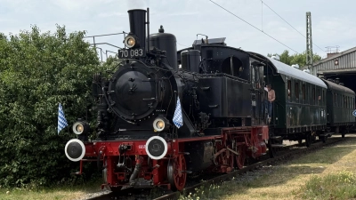 Bechhöfer Boggala wurde die Dampflok genannt, als sie zwischen Ansbach und Bechhofen verkehrte. Heute ist sie nach einer gründlichen Renovierung rund um Landshut unterwegs.  (Foto: Matthias Geiselsöder)