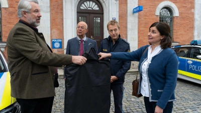 Mit der 555. Folge starten die „Rosenheim-Cops“ in die neue Saison. (Foto: Linda Gschwentner/ZDF/dpa)