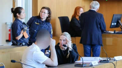 Der Mann soll die Taten in seinem Hafturlaub begangen haben. Er wird verurteilt. (Archivbild) (Foto: Daniel Löb/dpa)