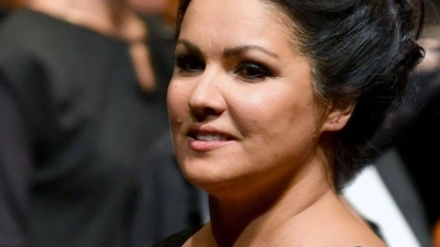 Steht wegen ihrer angeblicher Nähe zum russischen Präsidenten Wladimir Putin in der Kritik: Anna Netrebko. (Foto: Barbara Gindl/APA/dpa)