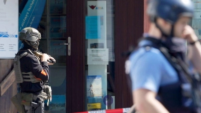 Bis zum Zugriff dauerte es mehrere Stunden.  (Foto: Thomas Frey/dpa)