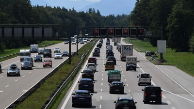 Stau auf der A8 - sie ist eine der staureichsten Autobahnen Deutschlands. (Archivbild) (Foto: Felix Hörhager/dpa)