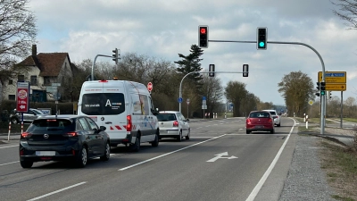Ampel statt Kreisverkehr in Elpersdorf, Arbeiten abgeschlossen. (Foto: Florian Pöhlmann)