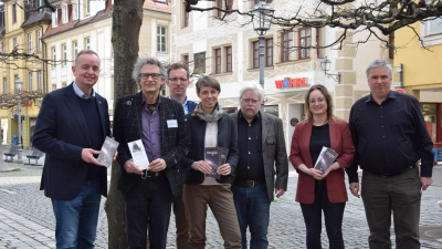 Stellten das Programm vor (von links): OB Thomas Deffner, Pierre Leich, Präsident der Simon-Marius-Gesellschaft, Wirtschaftsförderer Christoph Albrecht, Kulturreferentin Nadja Wilhelm, Stadtarchivar Dr. Wolfgang F. Reddig, Lena Schmidt von der Tourist-Info und Reiner Adolf, Vorsitzender des Fotoclubs Ansbach. (Foto: Florian Schwab)