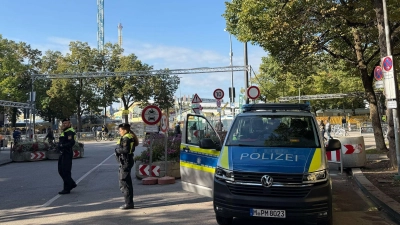 Die Polizei kündigte Suchmaßnahmen an. (Foto: Manuel Schwarz/dpa)