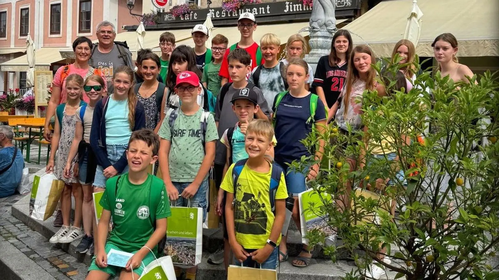 Genossen ihren Besuch in Melk: Die Gruppe mit Kindern und Jugendlichen aus Herrieden in der österreichischen Partnerstadt. (Foto: Stephan Wenk)