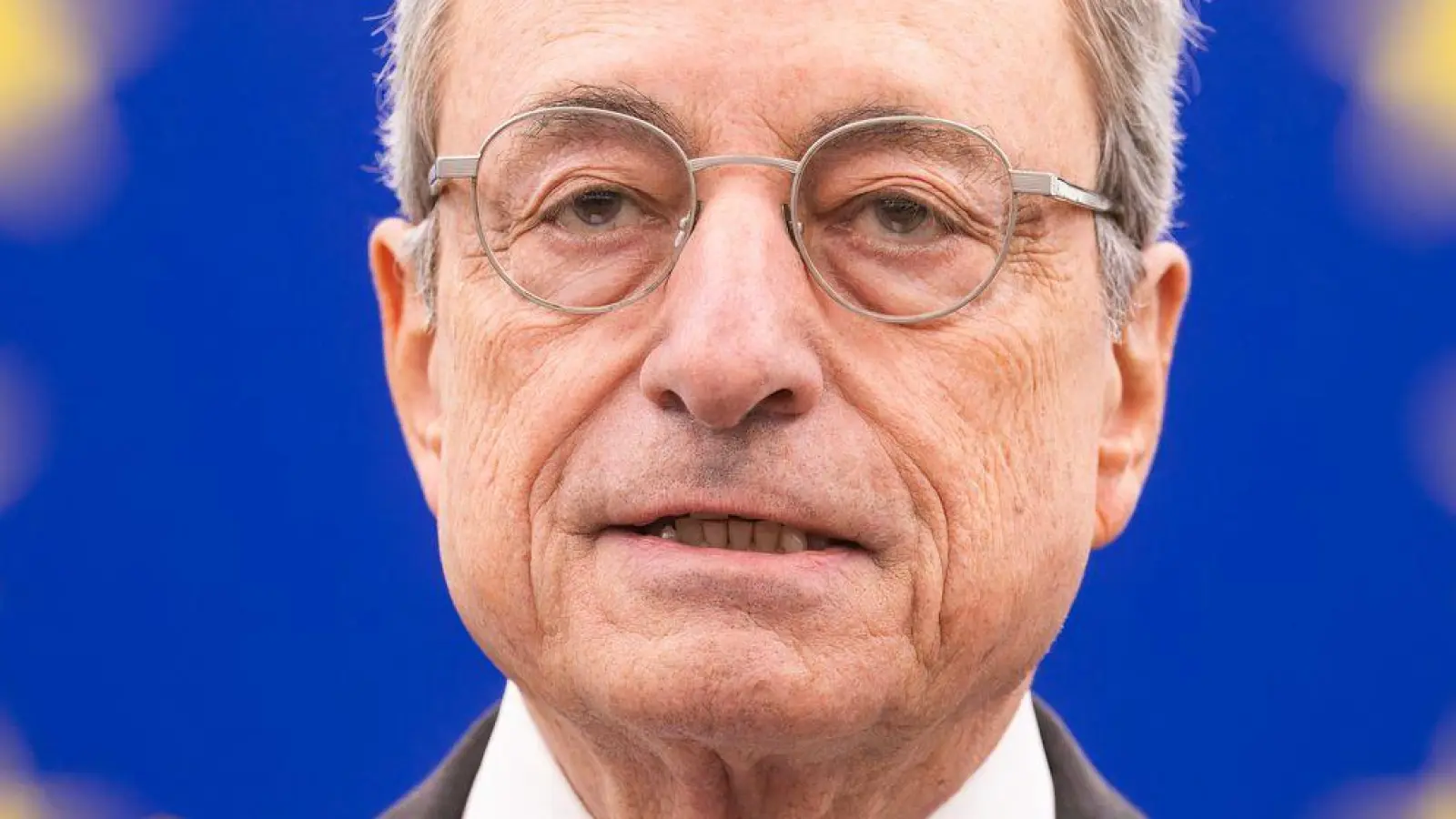 Der ehemalige Präsident der Europäischen Zentralbank (EZB) und frühere italienische Ministerpräsident Mario Draghi wird mit dem Karlspreis 2026 ausgezeichnet (Archivbild). (Foto: Philipp von Ditfurth/dpa)