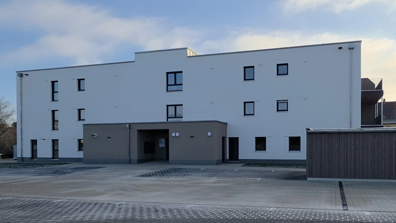 Das Ärztezentrum in Uffenheim: An der ärztlichen Spitze hat es nun einen Wechsel gegeben. (Archivbild: Hans-Bernd Glanz)
