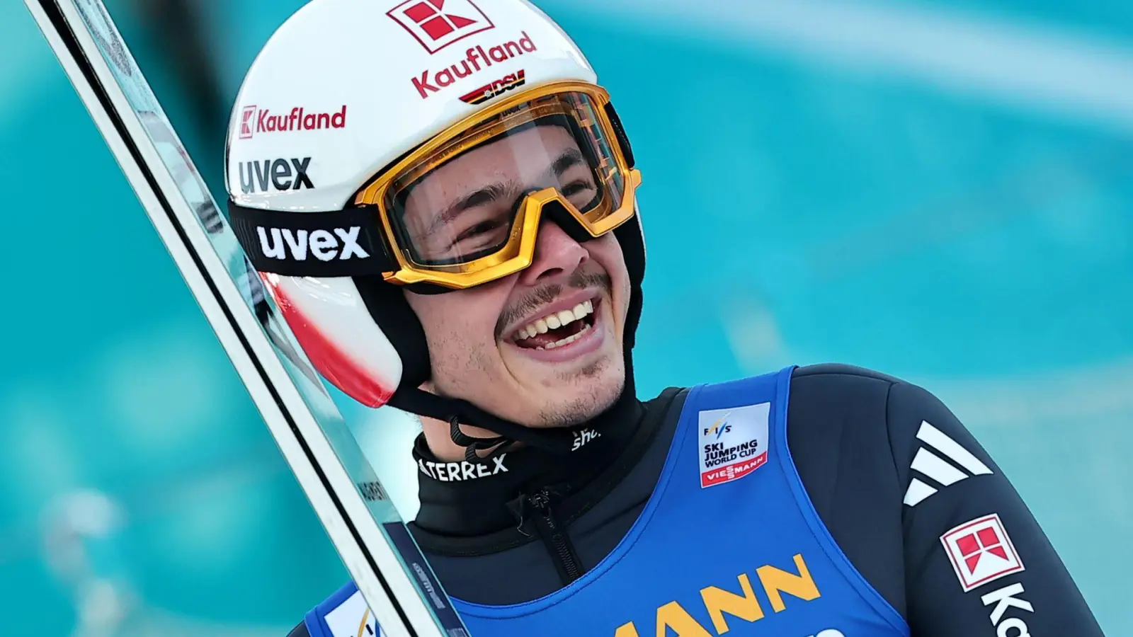 Hat wieder Spaß beim Fliegen: Philipp Raimund. (Archivbild) (Foto: Daniel Karmann/dpa)